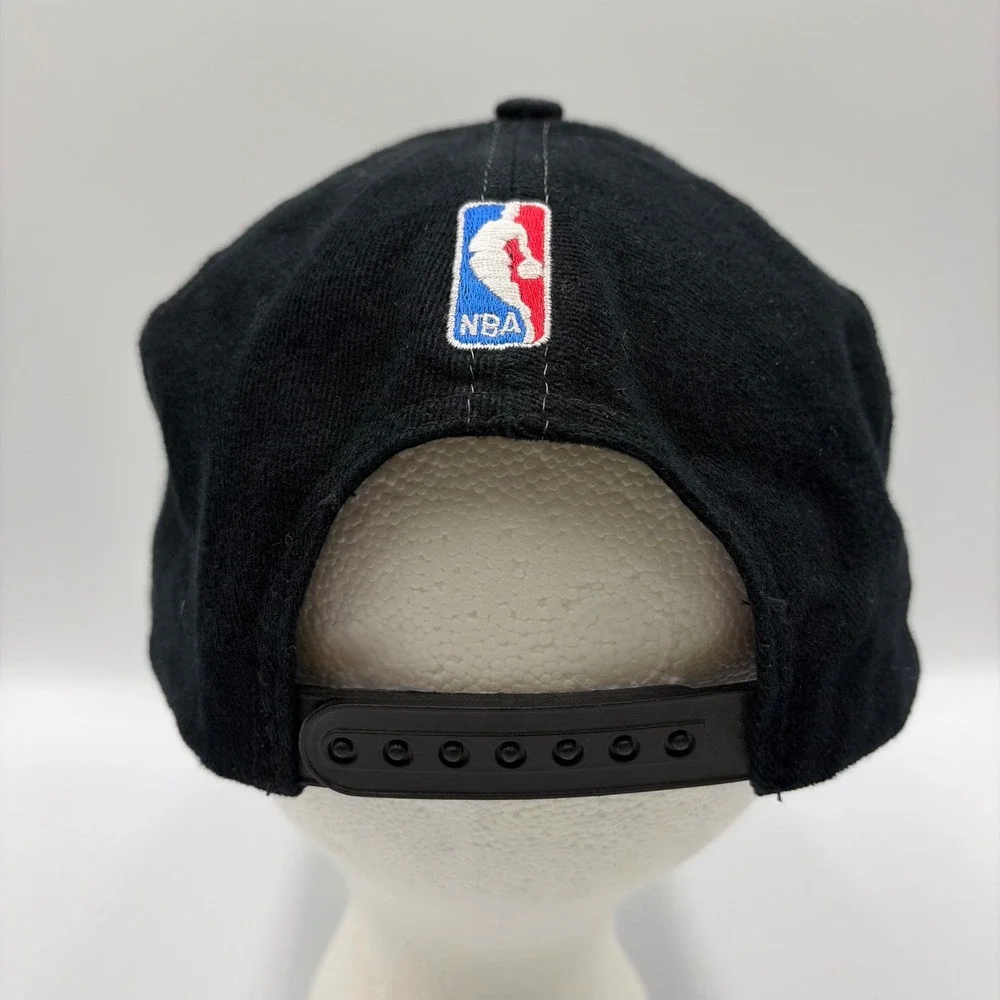 Vintage Chicago Bulls Snapback Hat Mens OSFA Black NBA Basketball 1997 Champions